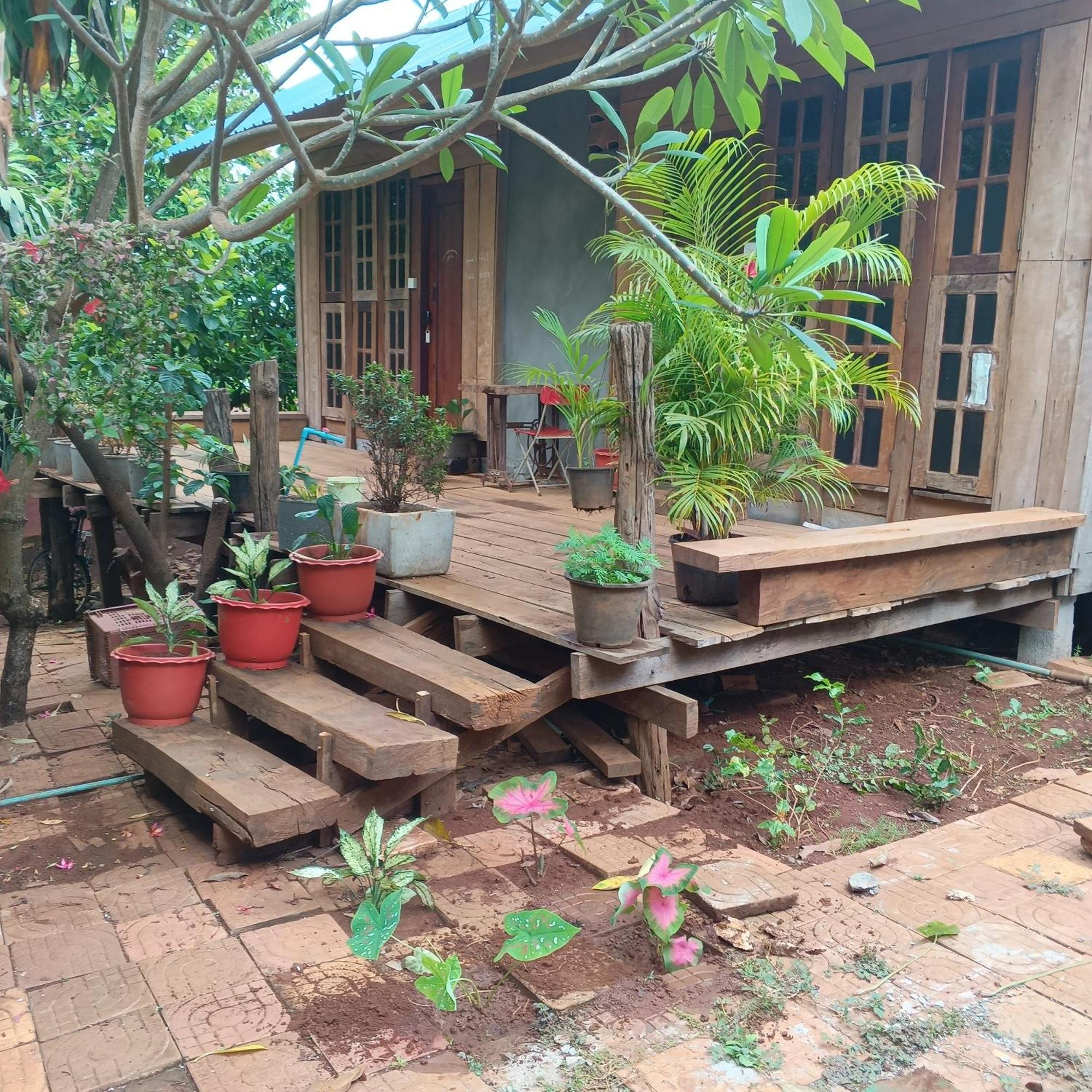 Familyhouse & Trekking Apartamento Banlung Exterior foto